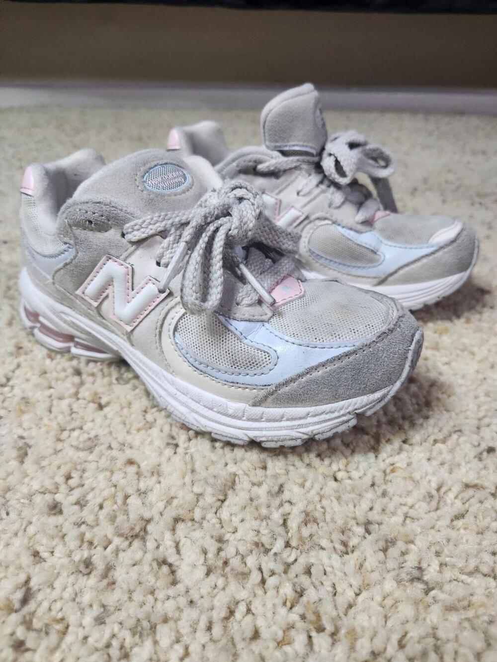 New Balance Shoes Kids Size 11.5 Gray Pink 2002R Suede
